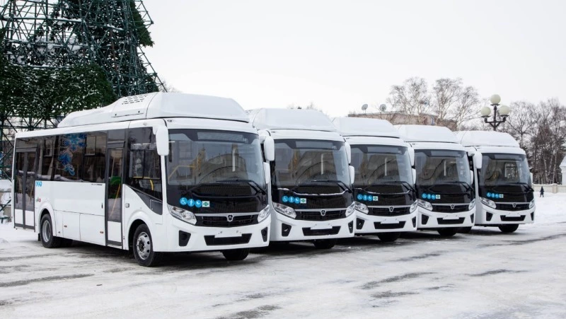 Власти Сахалина приобрели 25 современных автобусов для пяти районов