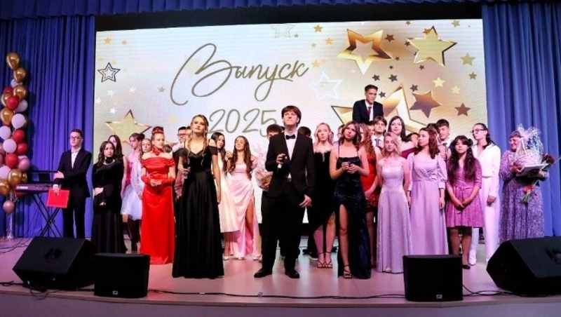 В Смирныховском районе прошло торжественное вручение аттестатов выпускникам