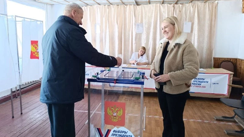 Жители Смирныховского района приходят голосовать целыми семьями