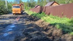 В Смирныховском районе продолжается ремонт дорог в сельских населённых пунктах!