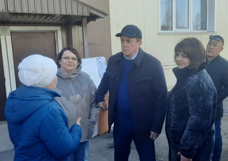 В Смирныховском районе в этом году отремонтируют более 50 подъездов