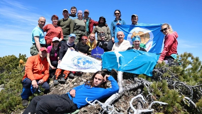 Восхождение энтузиастов на горные вершины