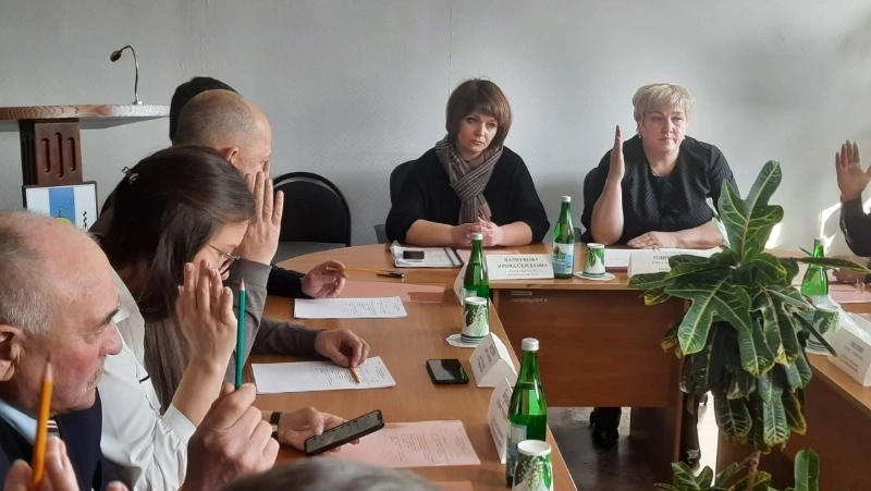 Депутаты единогласно избрали на должность главы Карпукову Ирину