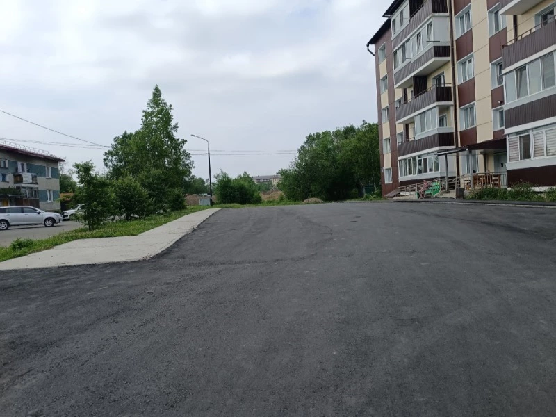 Дворовые территории района преображаются: комфорт и безопасность для жителей