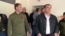 Валерий Лимаренко вручил награды сахалинским бойцам в ДНР