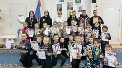 Хоккей с мячом на валенках среди малышей Смирныховского округа! 