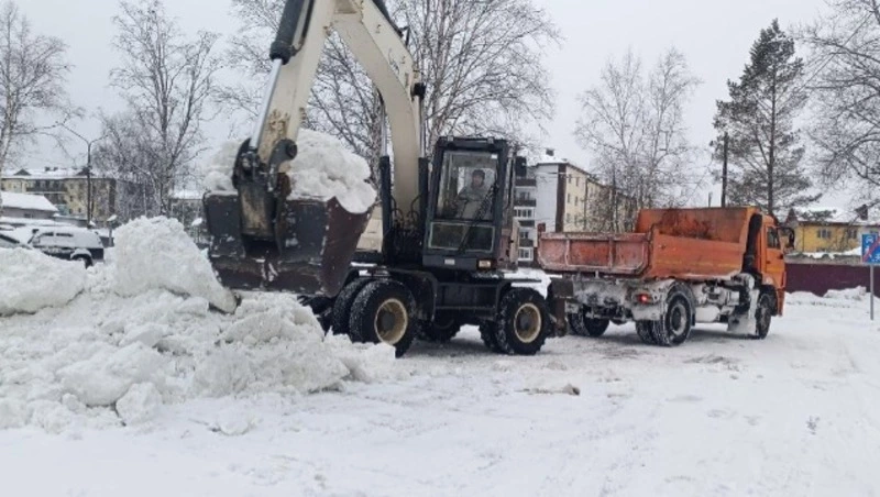 В Смирныховском районе продолжают устранять последствия циклона