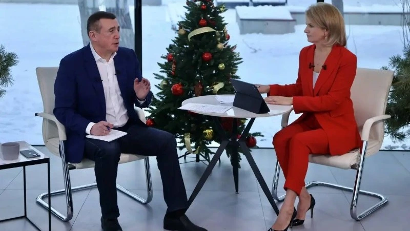 Валерий Лимаренко провел прямую линию для жителей Сахалинской области