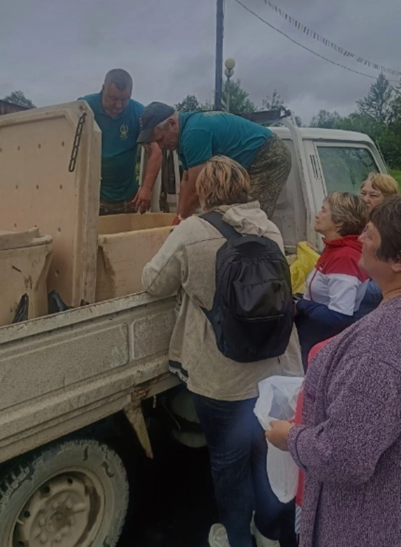 Жителям Смирныховского района бесплатно раздали рыбу