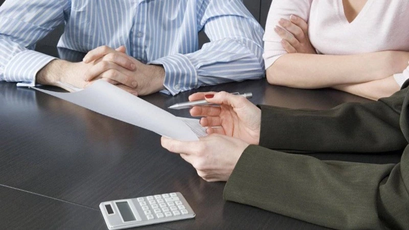 Приостановление исполнения обязательств по договору потребительского кредита (займа)